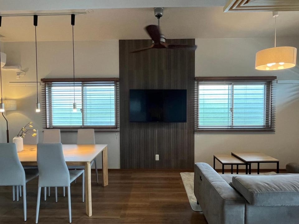 TV and multimedia, Living room, Dining area