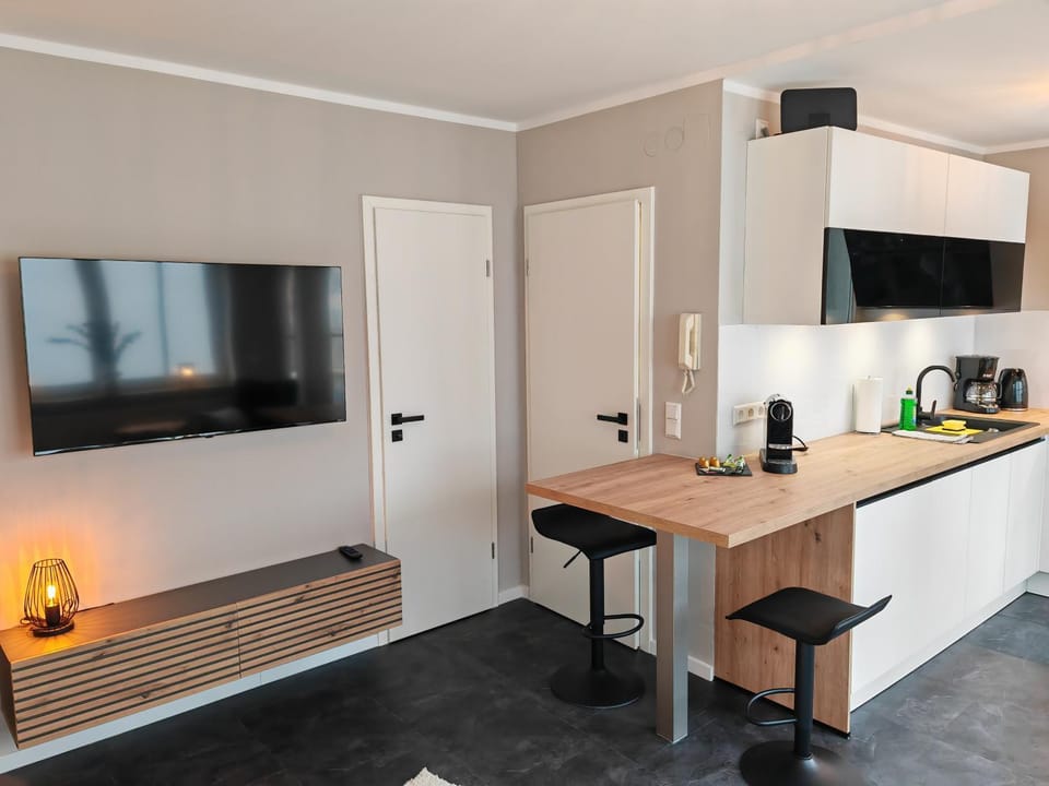 TV and multimedia, Dining area