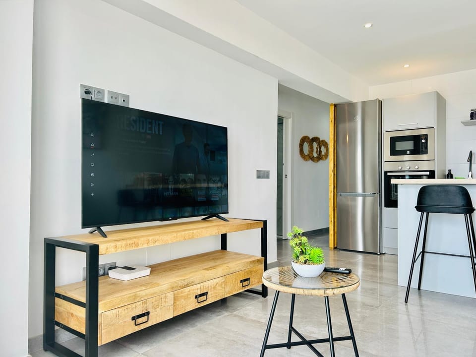 Activities, TV and multimedia, Living room, Seating area