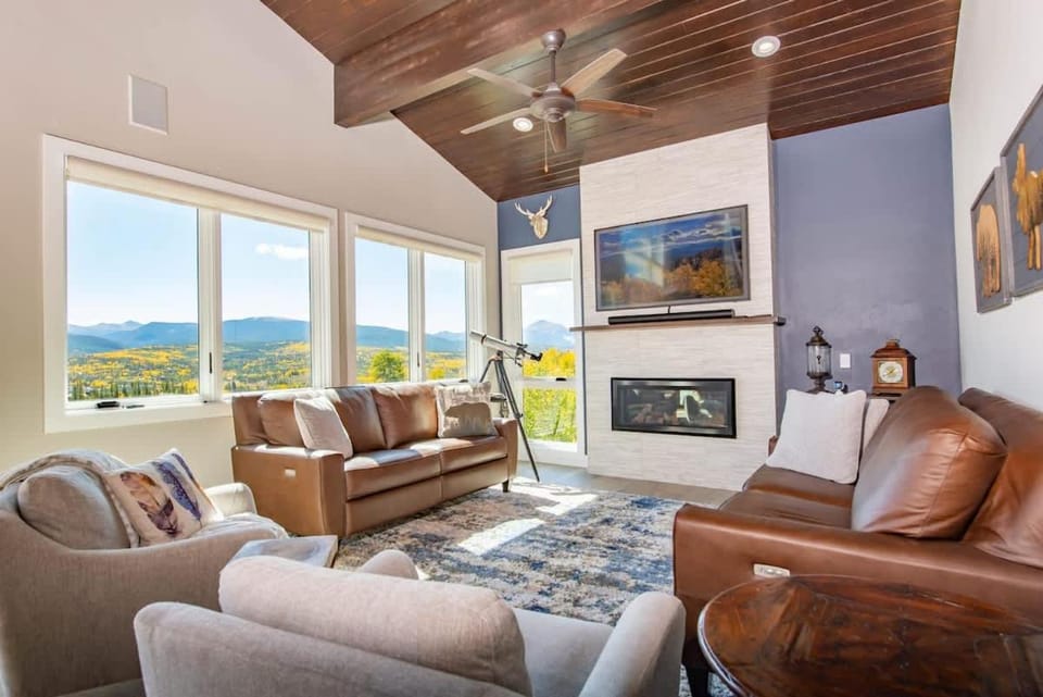 Peak View Paradise Chalet in Fraser