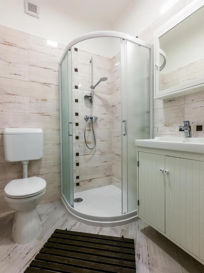 Malasits 1 private room with shared bathroom Vacation rental in Hungary