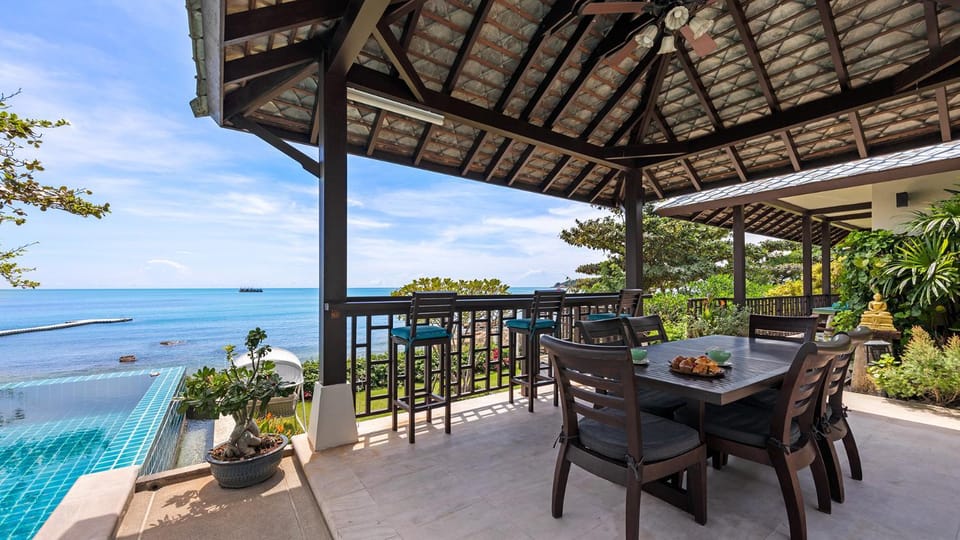 View (from property/room), Balcony/Terrace, Sea view, Swimming pool