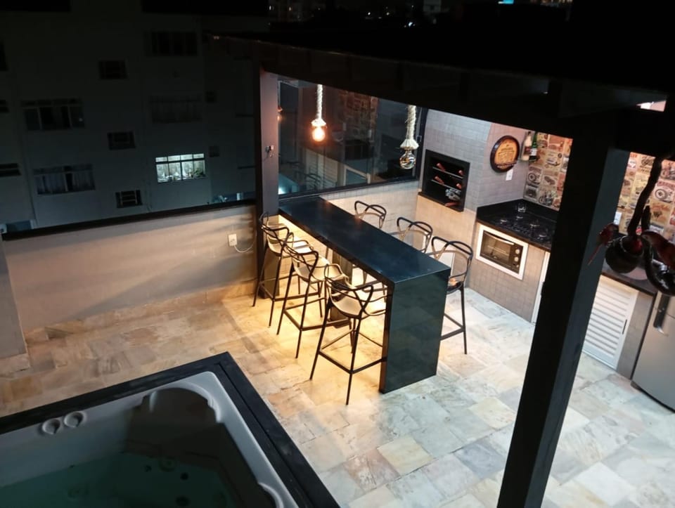 Cobertura com piscina privativa e jacuzzi na praia dos Ingleses! Venha curtir! Apartment in Florianopolis