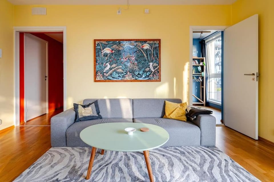 Accessible corner apartment with 3 bedrooms, 2 bathrooms, 2 parkings and 3 balconies Apartment in Oslo