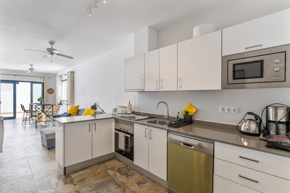 Kitchen or kitchenette, Living room