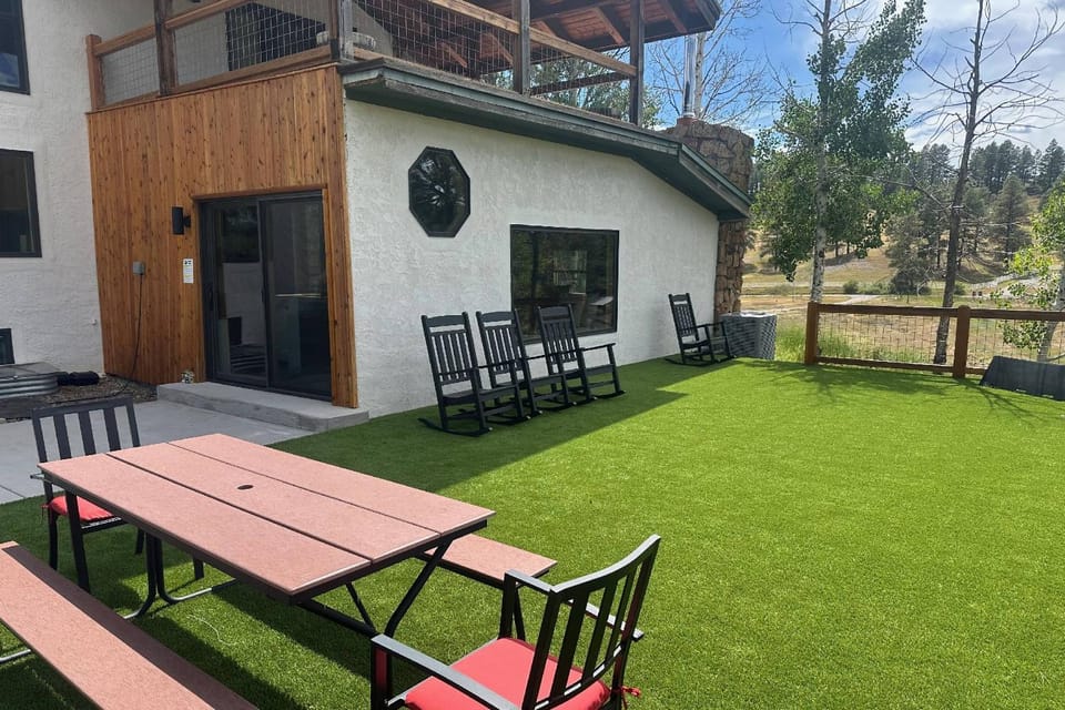 1427 CR 400 ("Swiss Summit Pagosa") House in Pagosa Springs