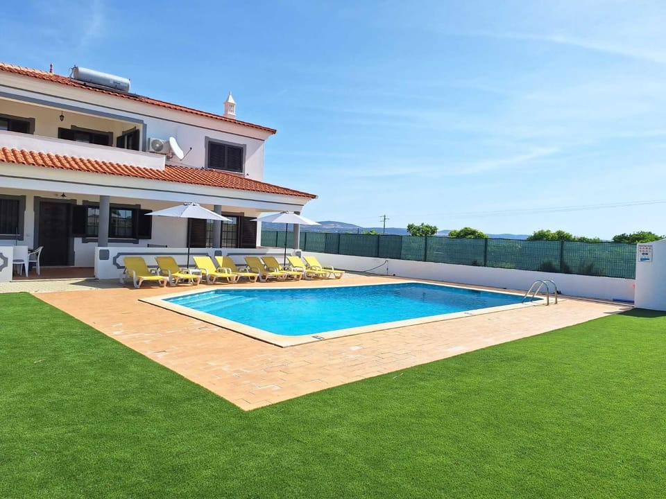 Villa Ramos by Ecovillas Albufeira House in Olhos de Água