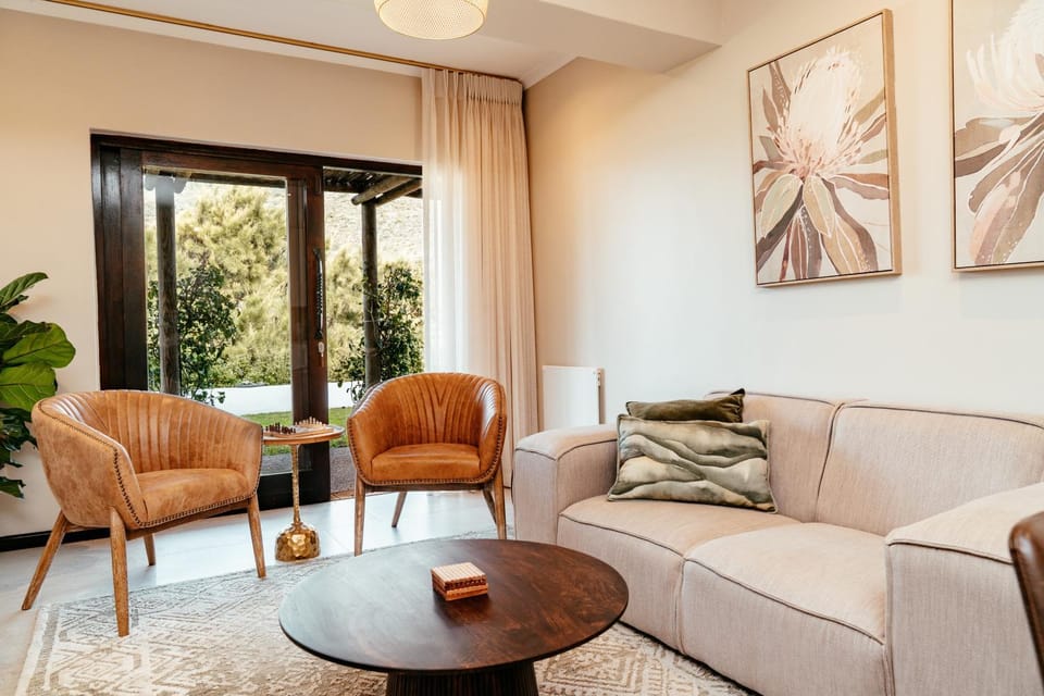 Living room, Mountain view, Sea view