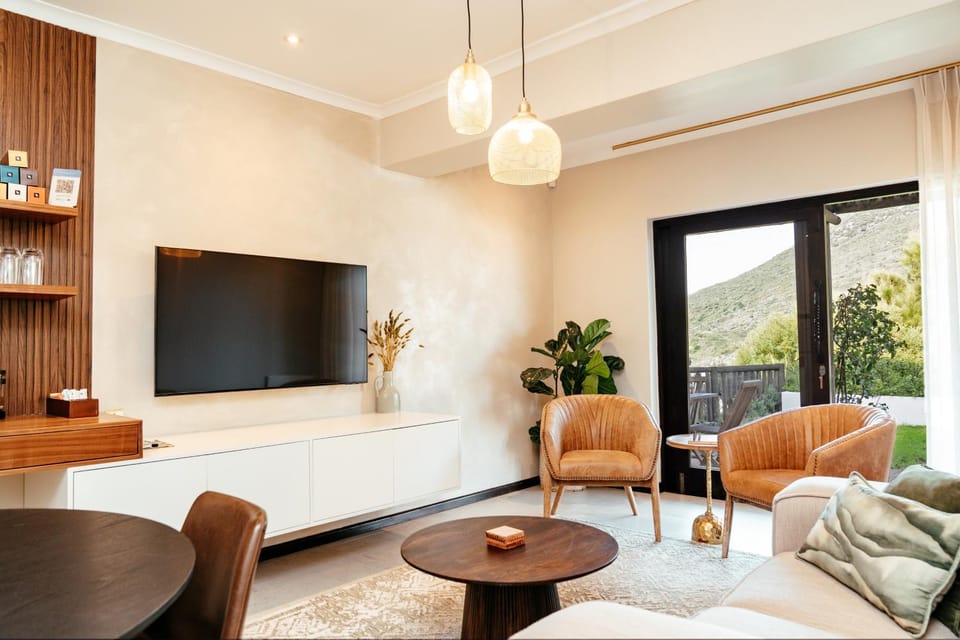 TV and multimedia, Living room, Sea view