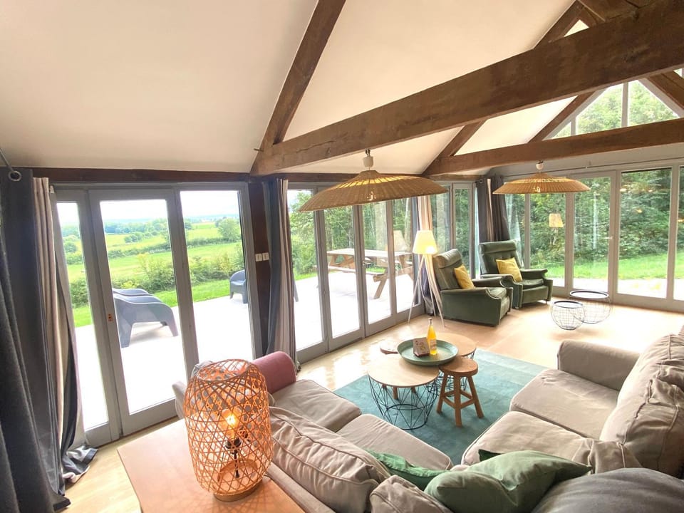 Day, Living room