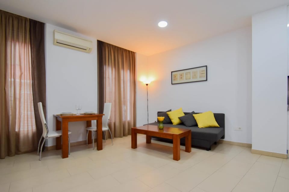 Living room, Seating area, air conditioner