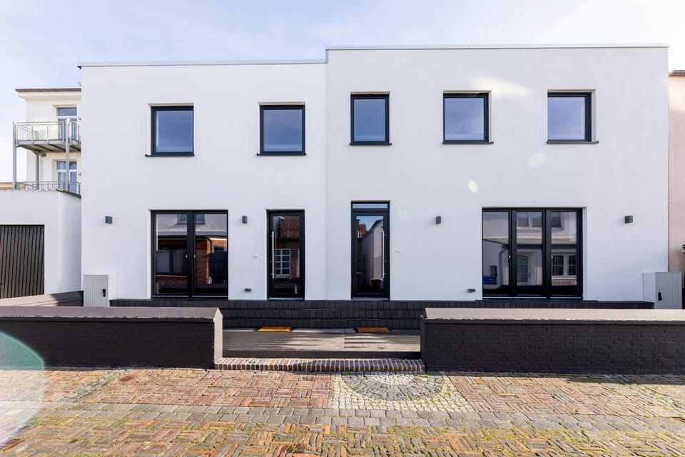 Property building, Balcony/Terrace