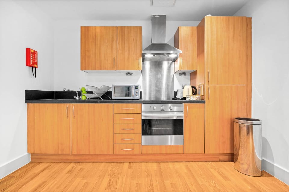 Coffee/tea facilities, Kitchen or kitchenette, stove, toaster