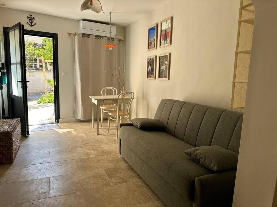 095 - Le Petit Camarguais - Studio - Calme - WIFI Apartment in Mauguio