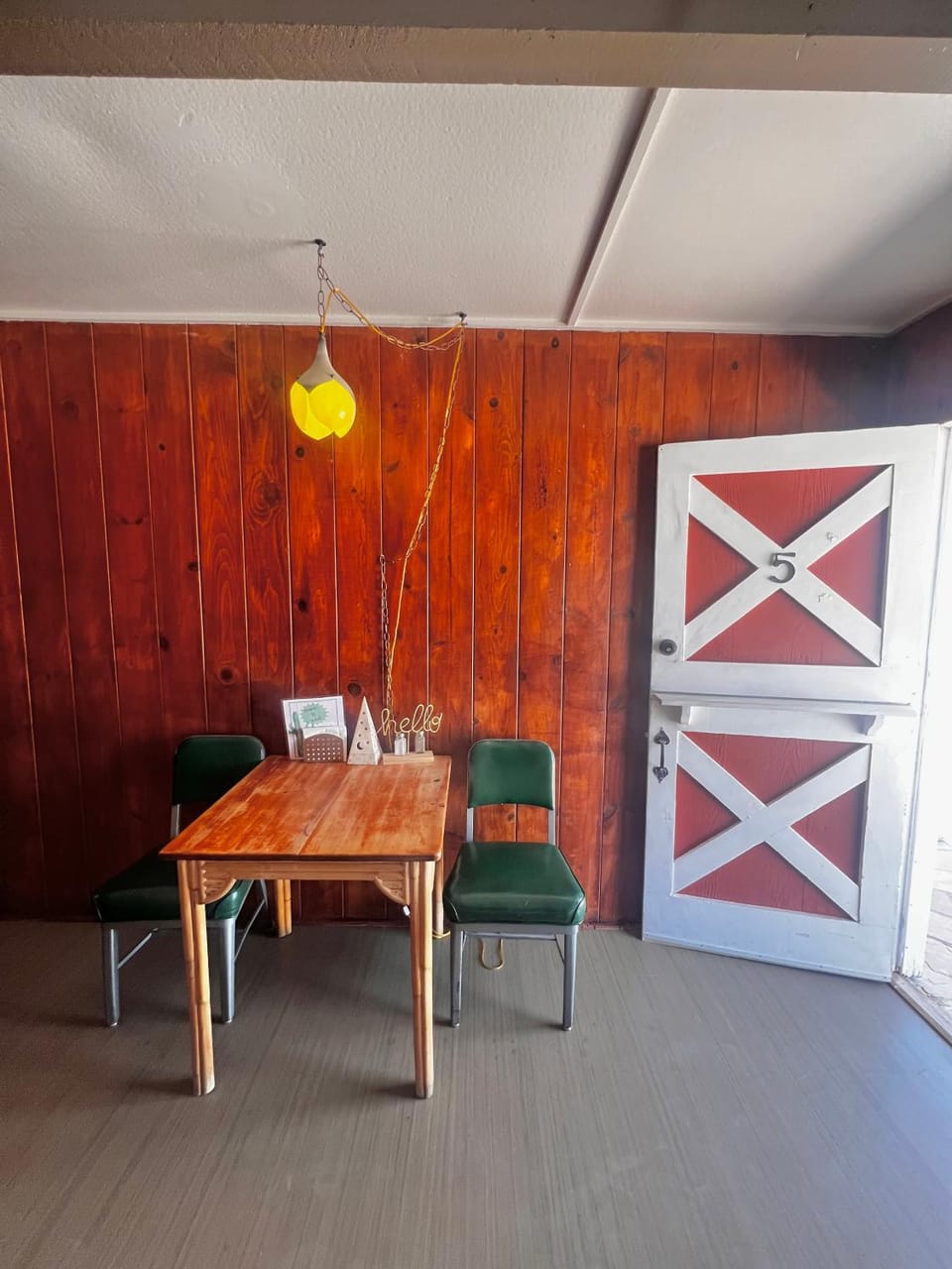 Room 5 - Downtown Joshua Tree Motel - Pet Friendly - Walk to Shops & Visitor Center, Minutes to Park Entrance Motel in Joshua Tree
