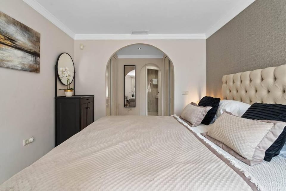 Gorgeous 3 bedroom Santa Maria Golf RDR446 Apartment in Marbella