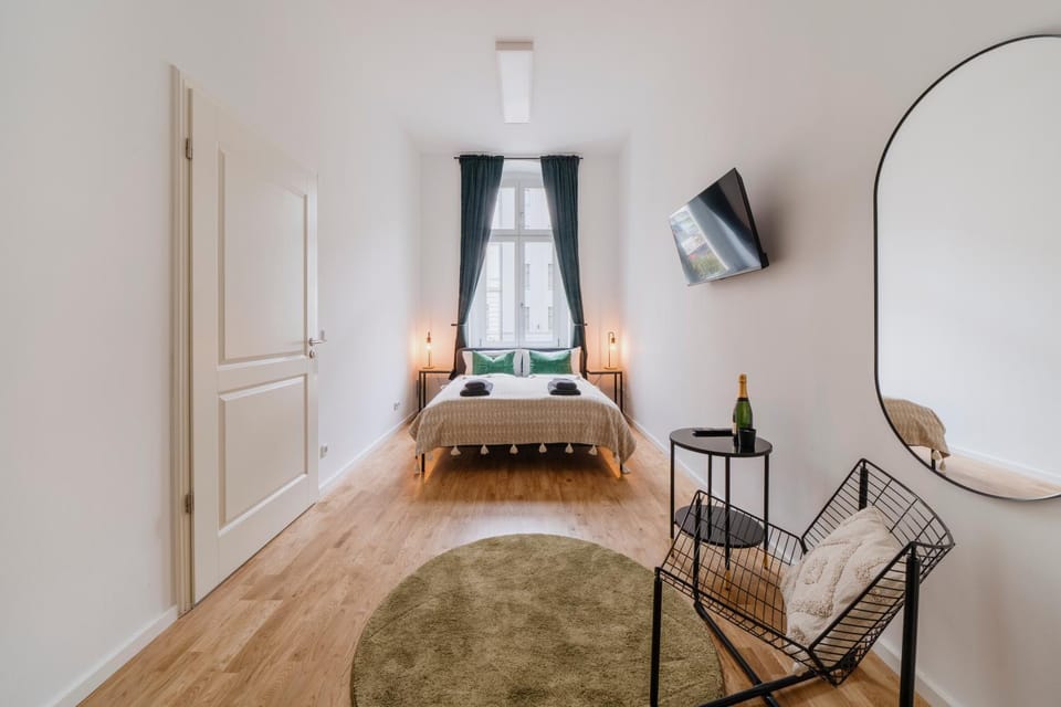 Bed, TV and multimedia, Photo of the whole room, Seating area