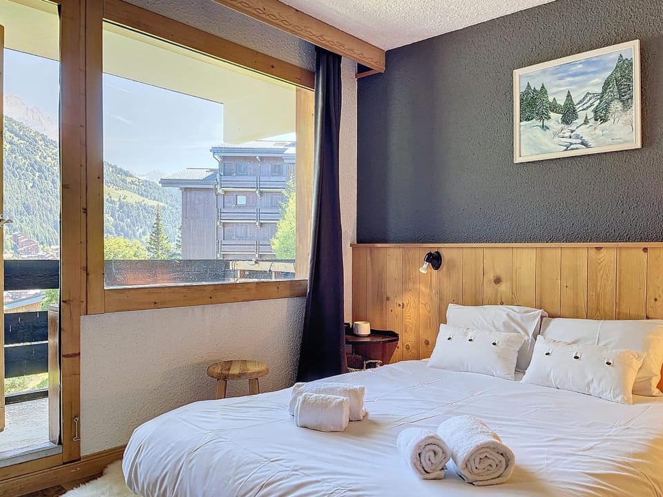 Studio rénové au pied des pistes avec balcon et Wi-Fi - FR-1-688-95 Apartment in Les Allues