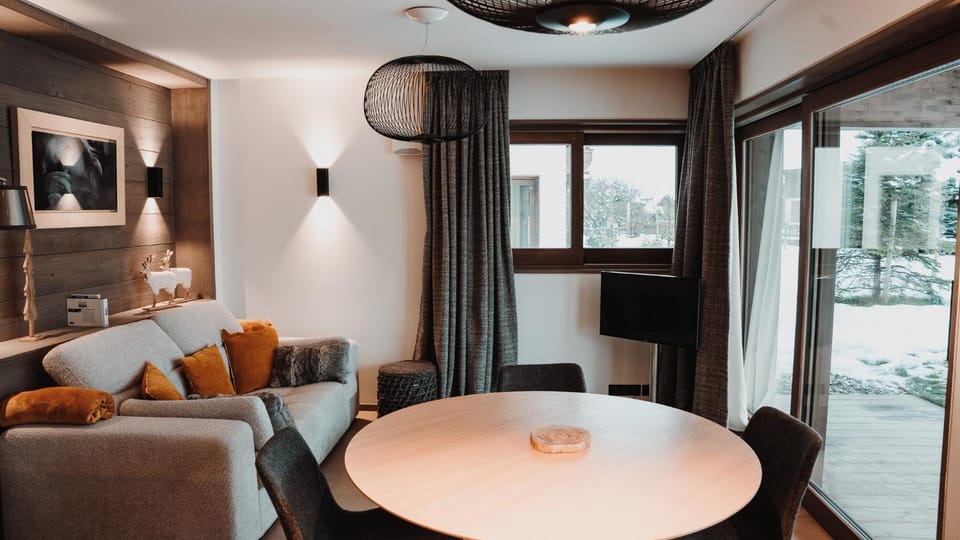 TV and multimedia, Living room, Meals