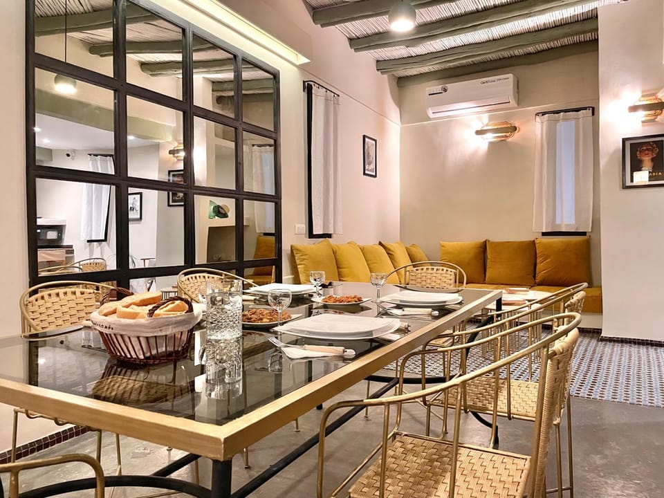 Living room, Dining area, air conditioner