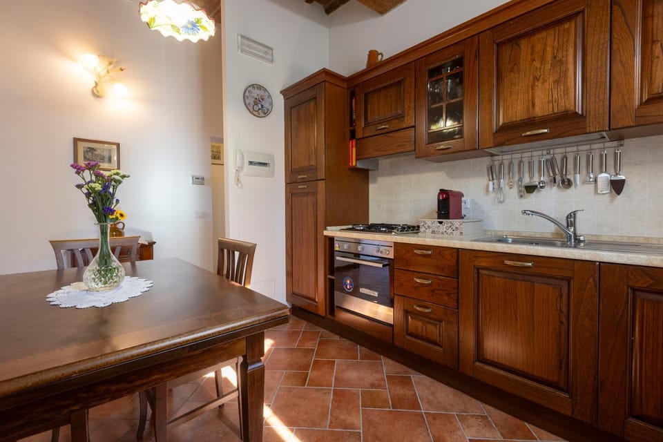 Kitchen or kitchenette, Dining area, dishwasher, stove