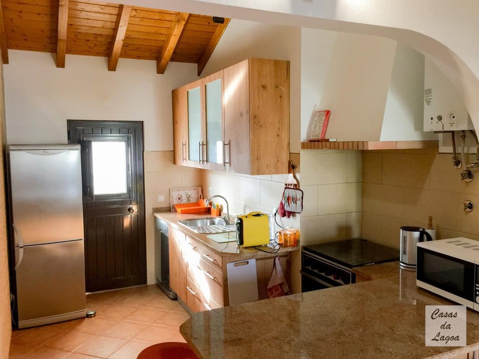 Property building, Kitchen or kitchenette, Living room