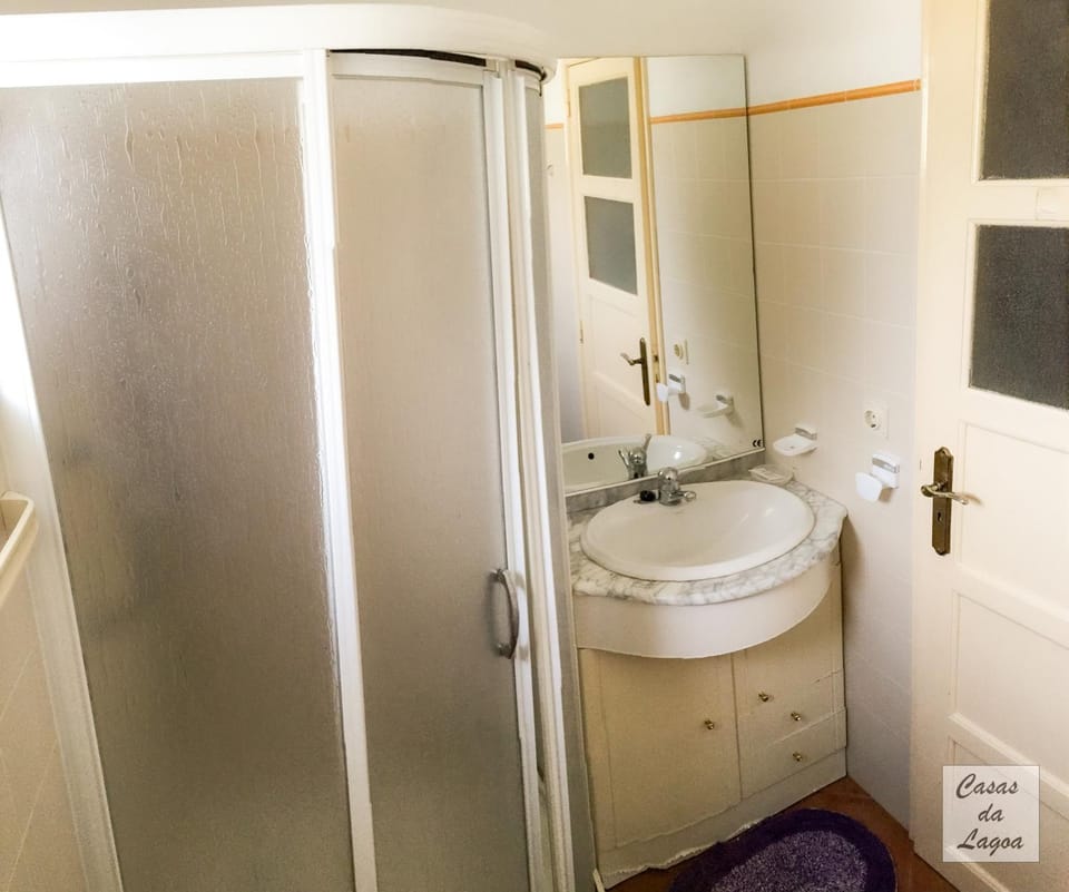 Bathroom, Living room