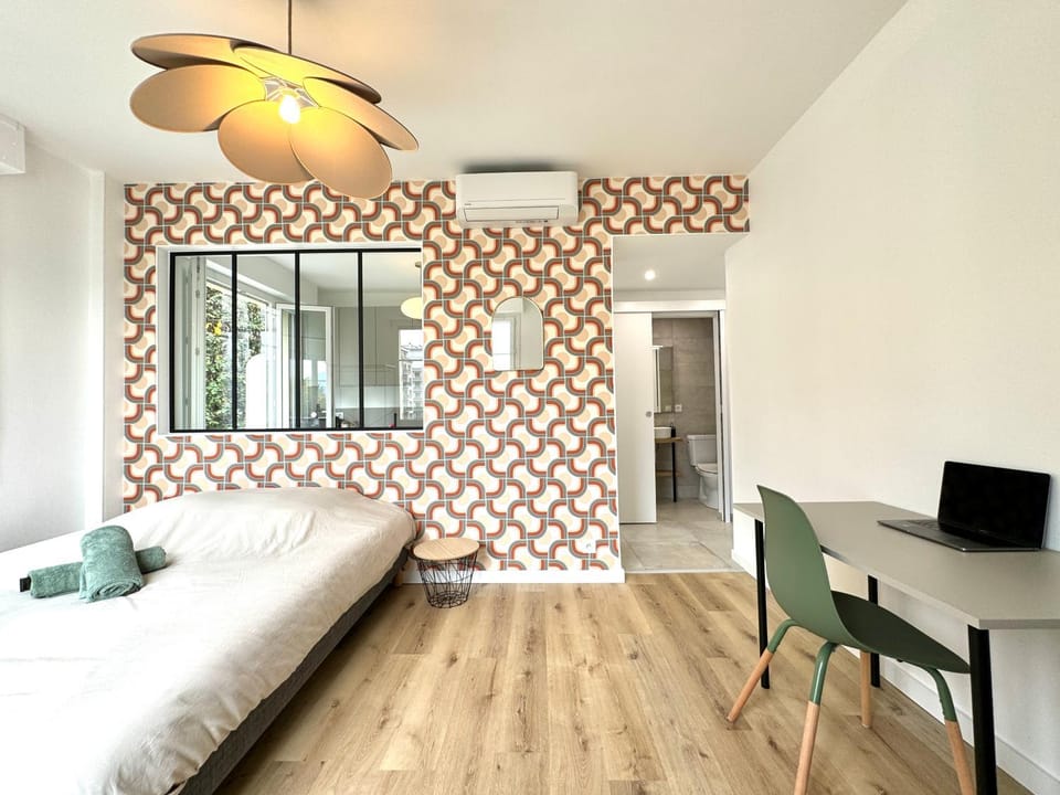 Bed, Living room, Seating area, Bedroom