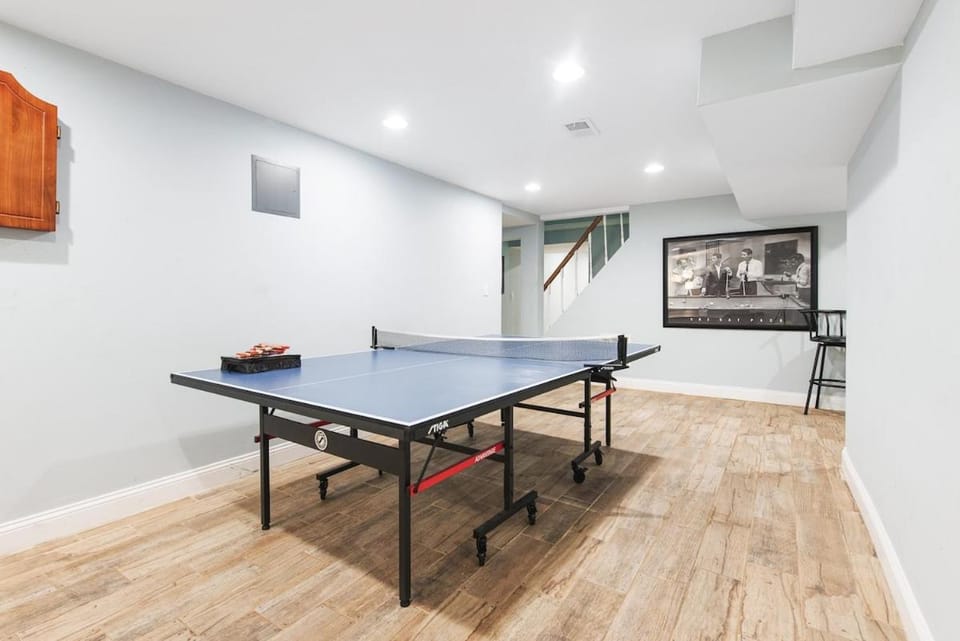 Atlanta 7BR Home with Game Room Sleeps 16 House in Panthersville