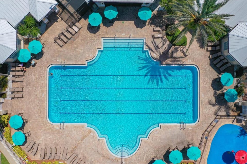 Windsor Palms Resort Pool and Spa Near Disney House in Four Corners