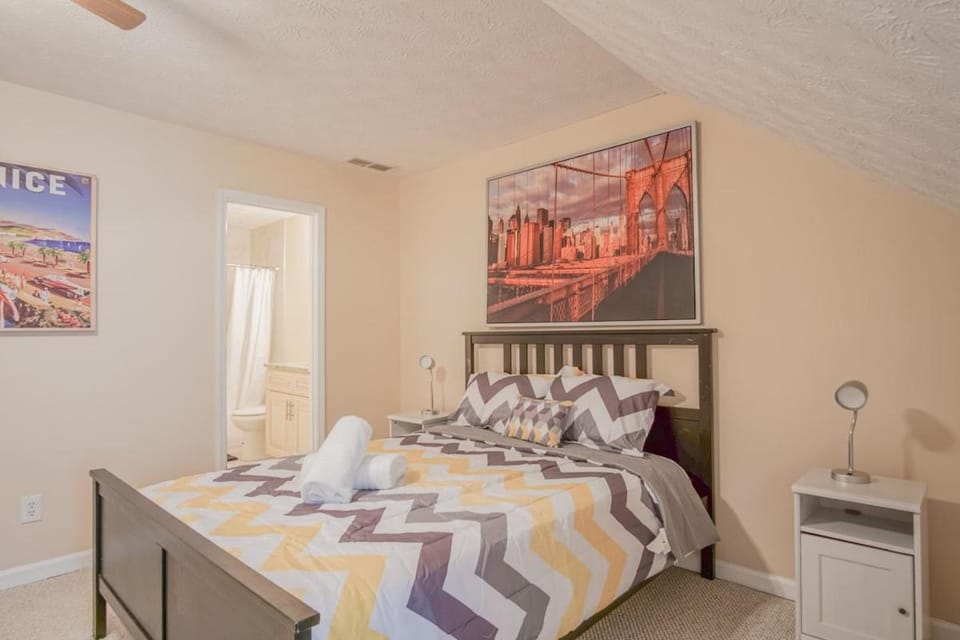 Bed, Photo of the whole room, Bedroom