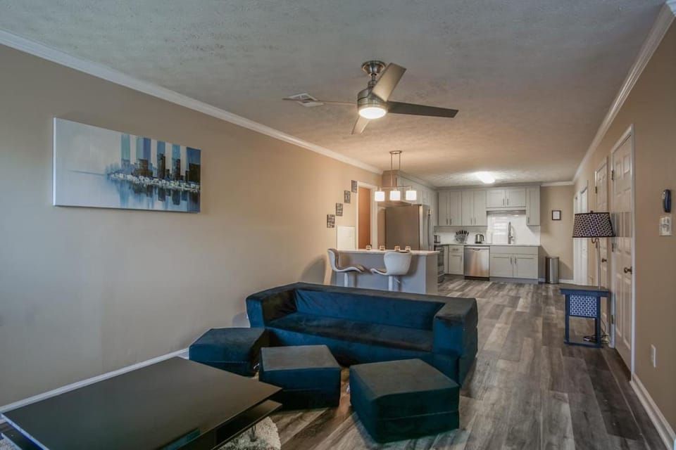 Kitchen or kitchenette, Living room, Seating area