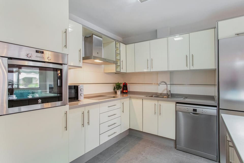 Kitchen or kitchenette, Living room