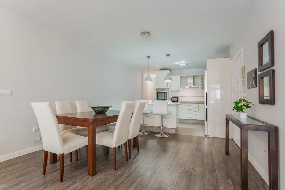 Property building, Kitchen or kitchenette, Living room