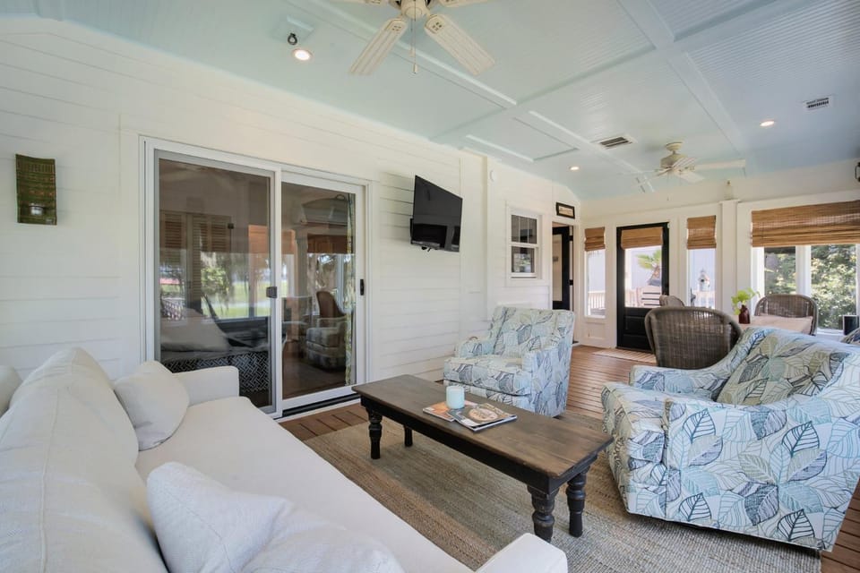 Lowcountry Charm with Private Dock Overlooking Beaufort River House in Port Royal