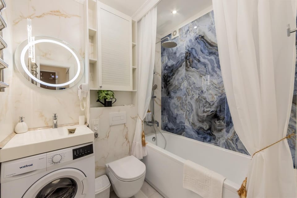 Toilet, Bath
