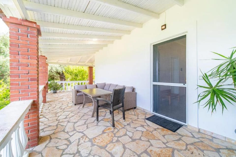 Patio, View (from property/room), Balcony/Terrace, Living room, Seating area