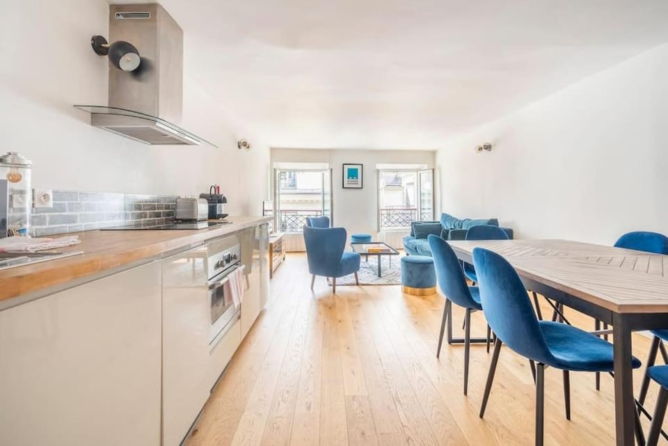 Apt moderne rénové et spacieux, au cœur de Paris Apartment in Paris
