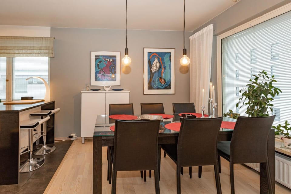 Seating area, Dining area