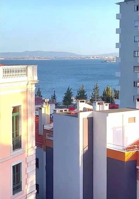 Appartement Santa Apolonia Apartment in Lisbon