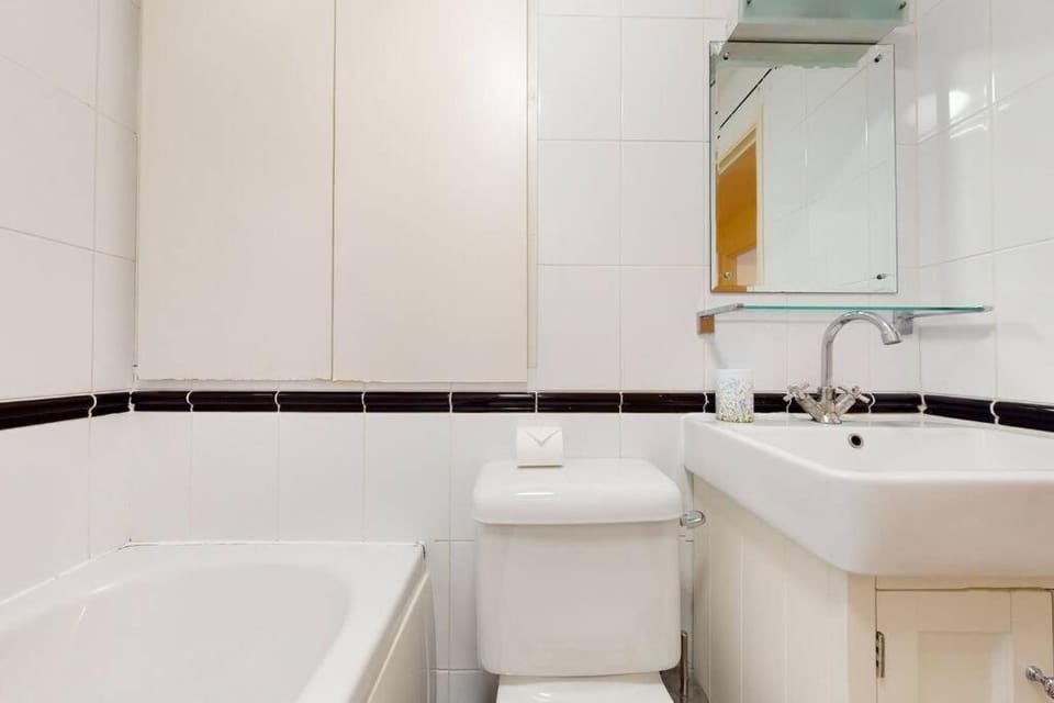 -Air Con- Cute 2BD flat 1 Min Maida Vale Station! Apartment in City of Westminster