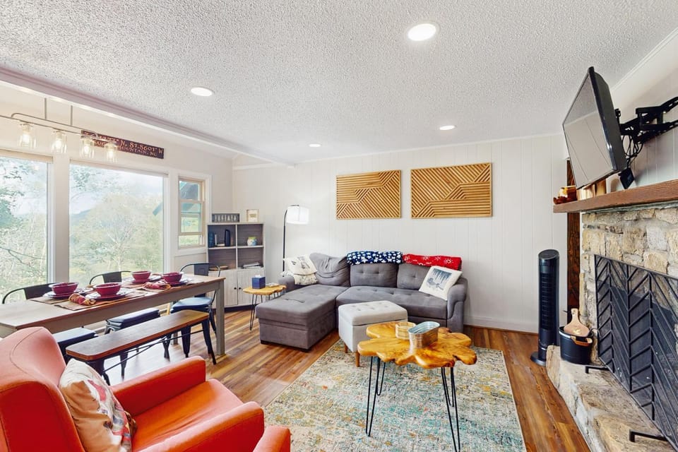 Hemlock Nob C19 Apartment in Sugar Mountain