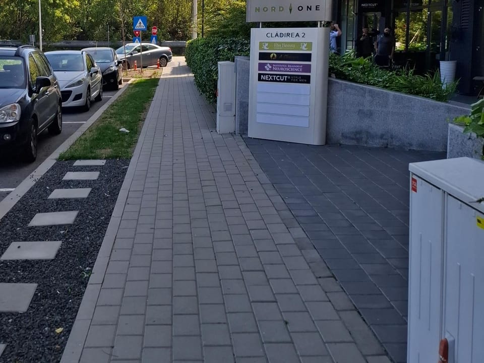Day, Street view