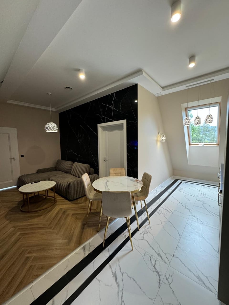 Kitchen or kitchenette, Living room, Seating area, Dining area