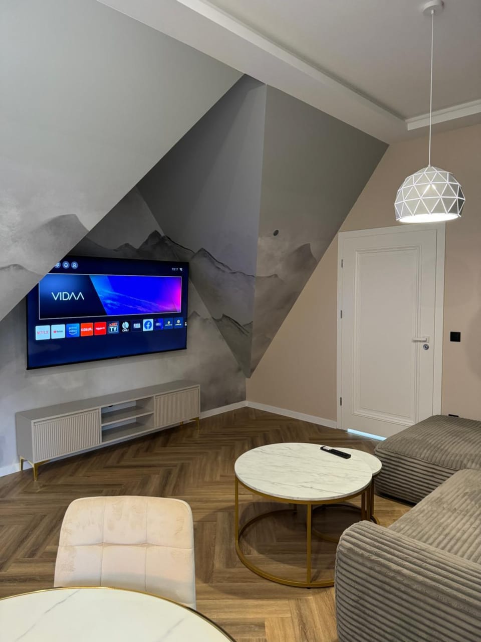 TV and multimedia, Living room, Seating area