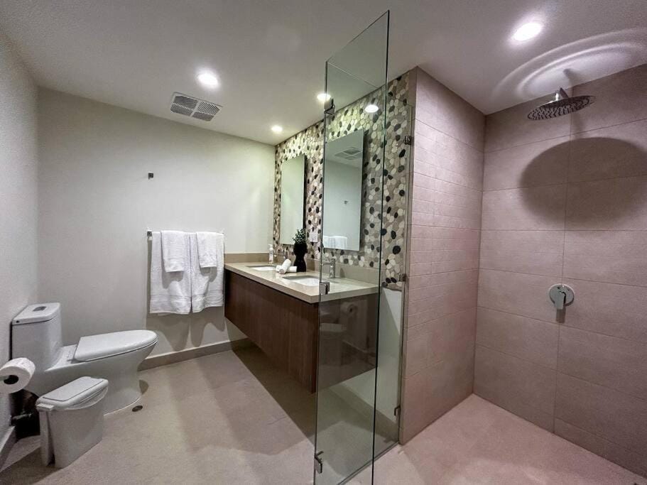 Ocean Front, Luxurious Condo in Downtown Jaco! Apartment in Jaco