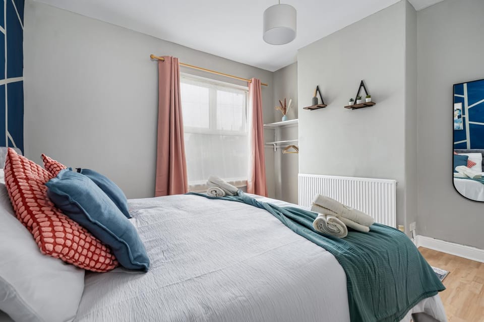 Stylish 4-Bed Home in Sheffield Apartment in Sheffield