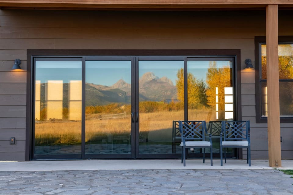 Luxury Teton Retreat- Hot Tub, Comfort, Views House in Idaho