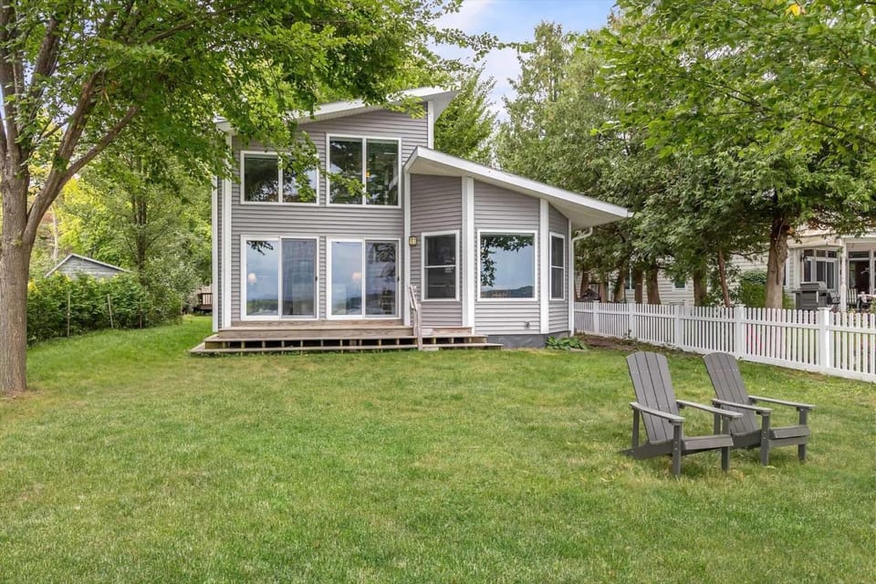 Shelburne Bay Retreat Modern 3BR Lakefront Views House in Shelburne
