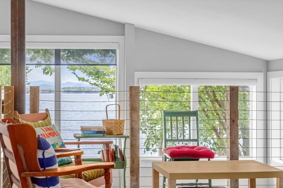 Shelburne Bay Retreat Modern 3BR Lakefront Views House in Shelburne
